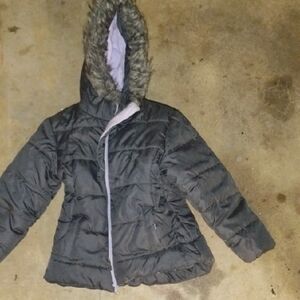 Black Quilted Puffer Coat with Insulated Design